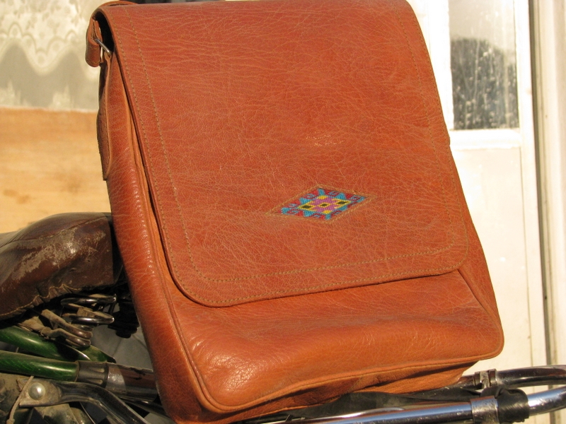 Gundara leather bag with an embroidery - shoulder bag - real leather