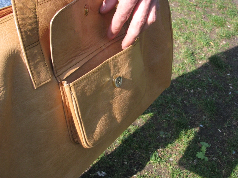 Gundara - Sport Bag - Side pocket