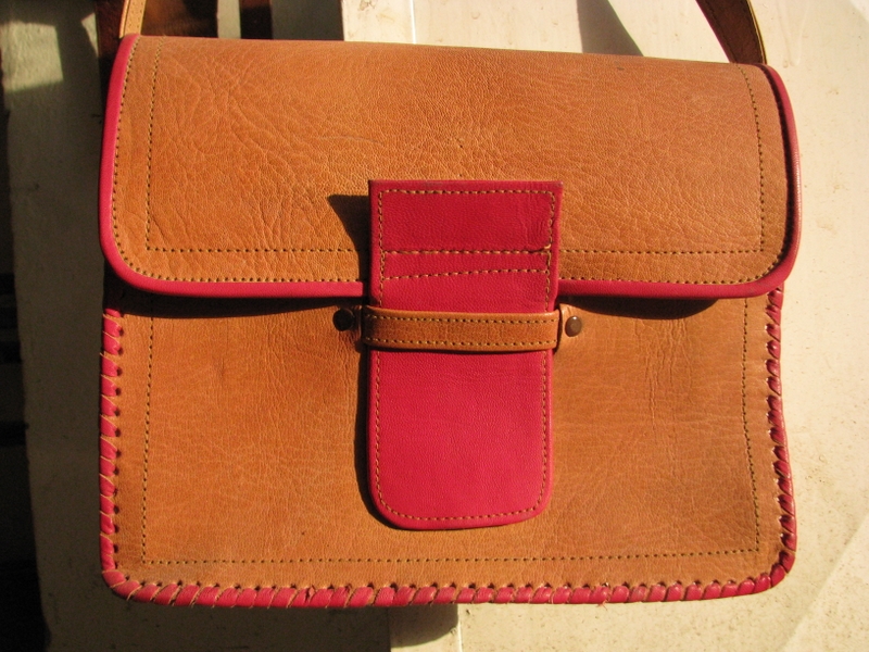 Gundara - Rouge - shoulder bag - genuine leather - made in Afghanistan