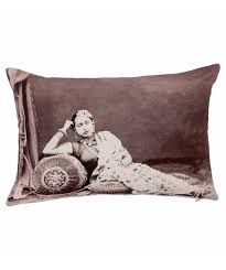 Indian women - print design cushion cover - by Indian designer Neeru Kumar Neeru Kumar - Indian design cushion cover - relaxing woman - Gundara