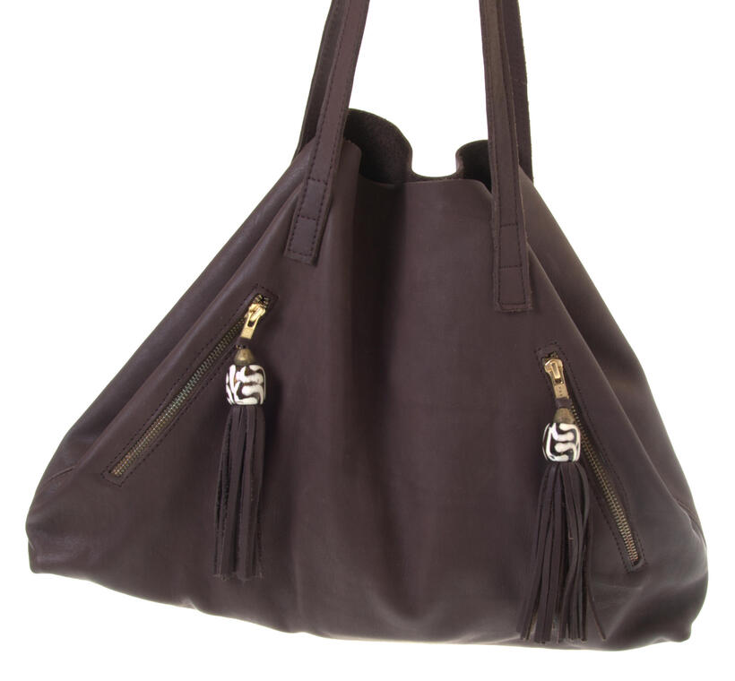 Nicola leather bag with zipped outside pockets