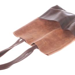 a minimalistic bag with 2 outside pockets