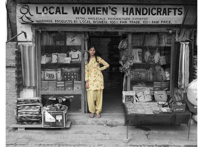 Local Women's Handicrafts - Nepal - Shawls from yak hair - Nasreen Sheikh Nasreen Sheikh - Local Women's Handicrafts - Nepal - Shawls from yak hair